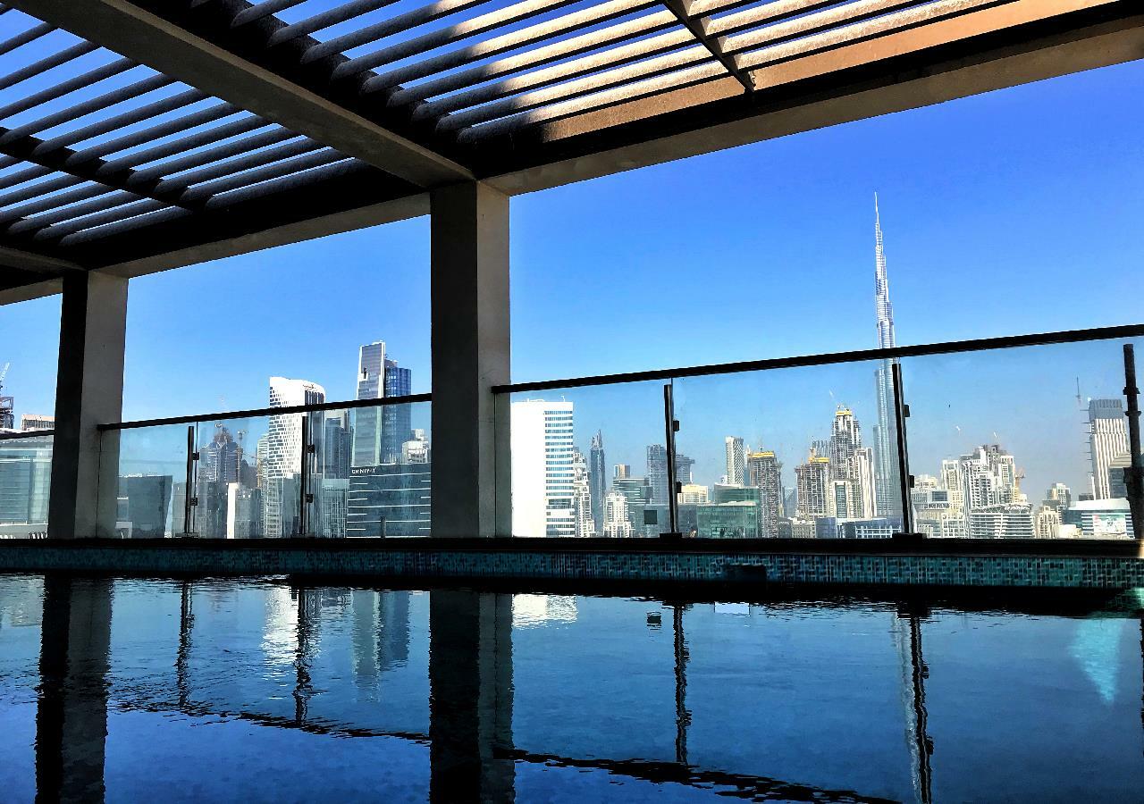 Aparthotel Millennium Atria Business Bay Dubaj Exteriér fotografie View from the rooftop pool