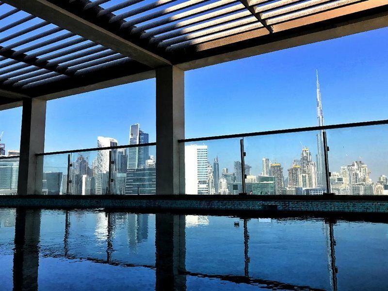 Aparthotel Millennium Atria Business Bay Dubaj Exteriér fotografie View from the rooftop pool